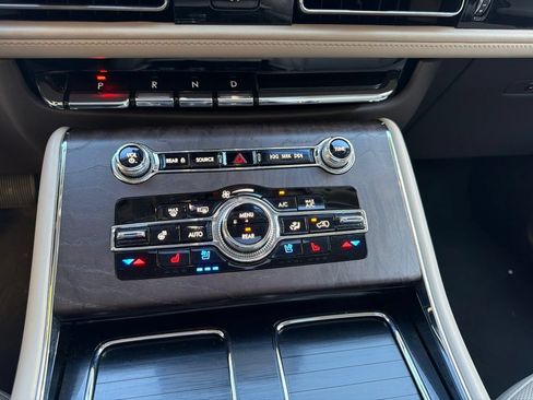 Used 2021 Lincoln Aviator Reserve w/ Equipment Group 201A AWD/4WD image 21