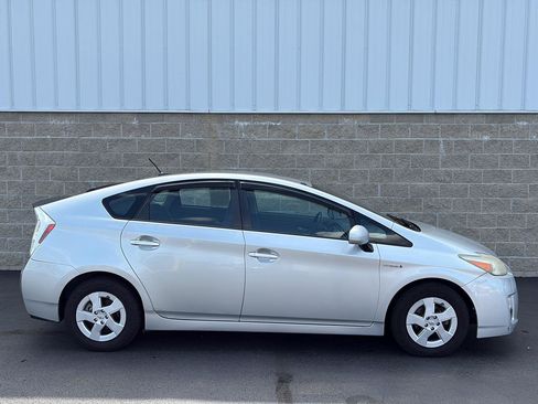 Used 2011 Toyota Prius Two FWD image 2