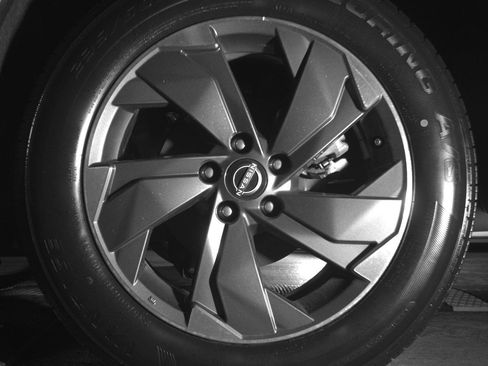 Used 2025 Nissan Rogue SV image 14