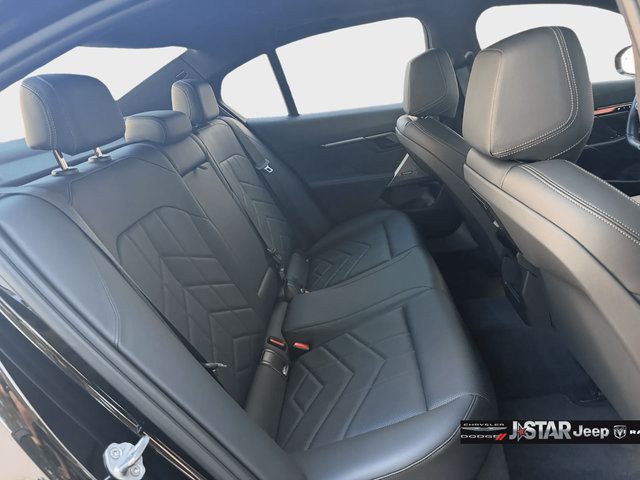 Used 2024 BMW 540i xDrive w/ M Sport Package AWD/4WD image 26