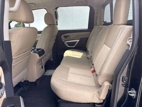 Used 2017 Nissan Titan SV AWD/4WD image 15
