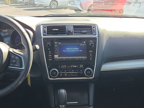 Used 2018 Subaru Outback 2.5i Premium image 16