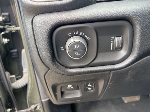 Used 2021 RAM 1500 Big Horn AWD/4WD image 18