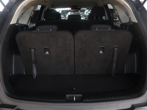 Used 2023 Kia Sorento LX image 32