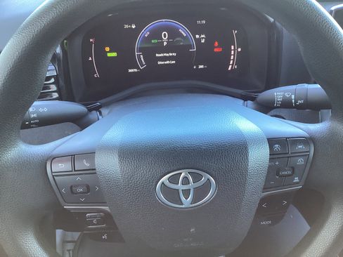 Certified 2025 Toyota Camry LE image 37