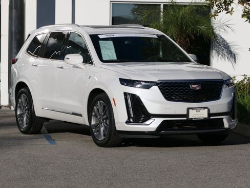 Used 2022 Cadillac XT6 Premium Luxury image 8