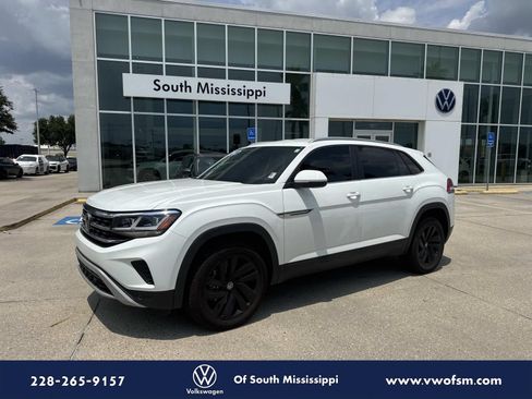 Used 2022 Volkswagen Atlas Cross Sport SE w/ Black Wheel Package AWD/4WD image 1