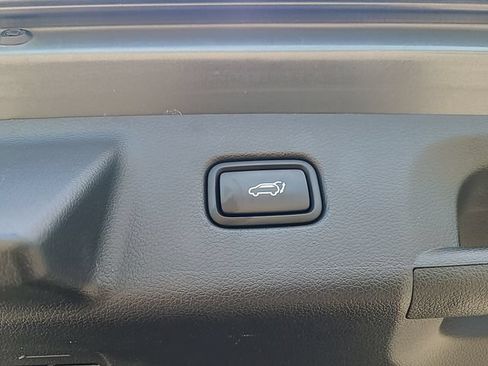 Used 2025 Hyundai Palisade SEL FWD image 35