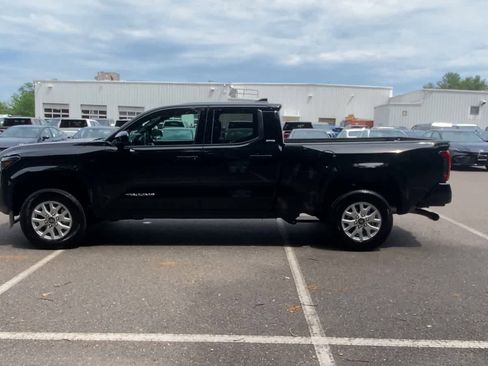 Used 2026 Toyota Tacoma SR5 AWD/4WD image 5