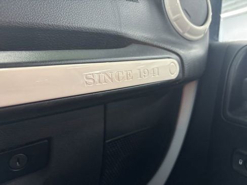 Used 2017 Jeep Wrangler Unlimited Sahara image 39