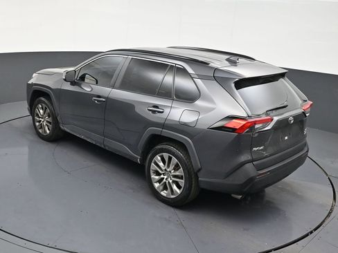 Used 2022 Toyota RAV4 XLE Premium image 15