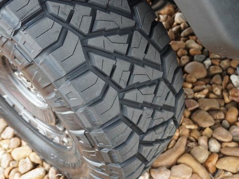 Used 2023 Ford Bronco Everglades AWD/4WD image 12
