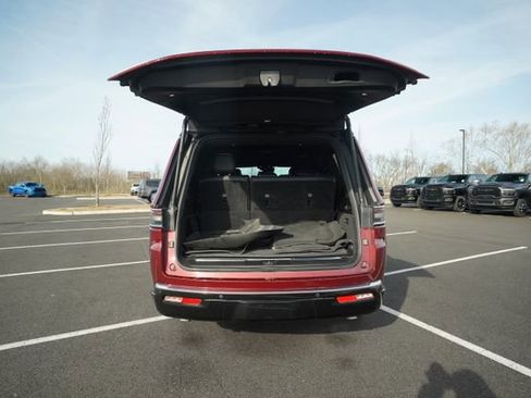 Used 2022 Jeep Grand Wagoneer Series III image 18