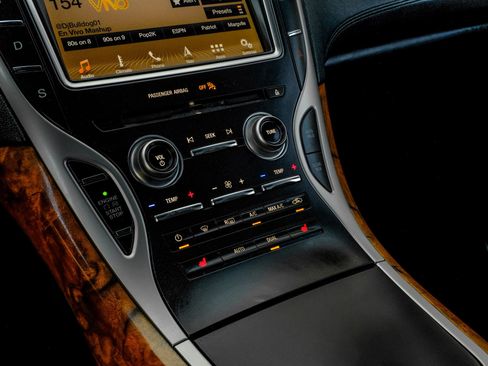 Used 2019 Lincoln Nautilus Select image 31