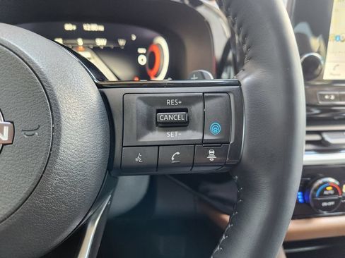 Used 2023 Nissan Pathfinder Platinum AWD/4WD image 29