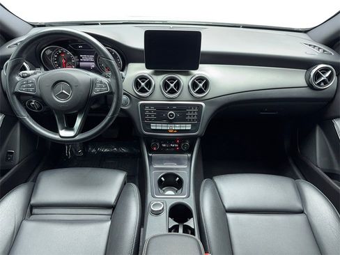 Used 2020 Mercedes-Benz GLA 250 image 16