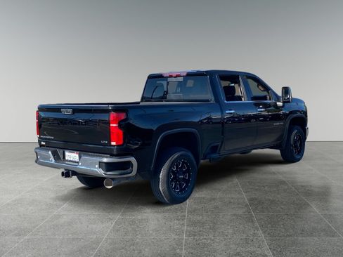 Used 2024 Chevrolet Silverado 2500 LTZ w/ LTZ Premium Package AWD/4WD image 5