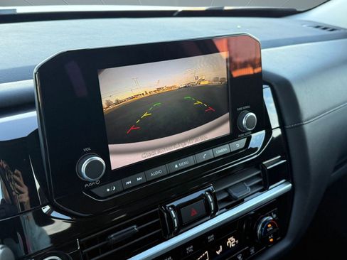 Certified 2024 Nissan Pathfinder SV w/ Black Appearance Package image 27