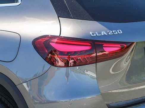 New 2026 Mercedes-Benz GLA 250 image 11
