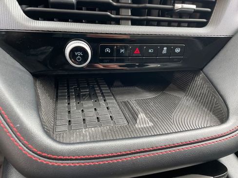 Used 2025 Ford Explorer ST-Line w/ ST-Line Street Pack image 36