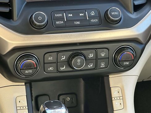 Used 2017 GMC Acadia Denali w/ Technology Package image 13