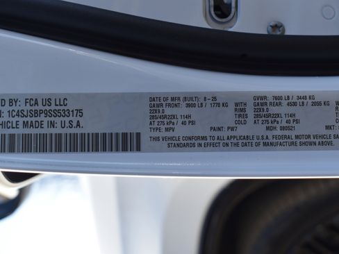 Used 2025 Jeep Wagoneer L Series II w/ Premium Group I image 44