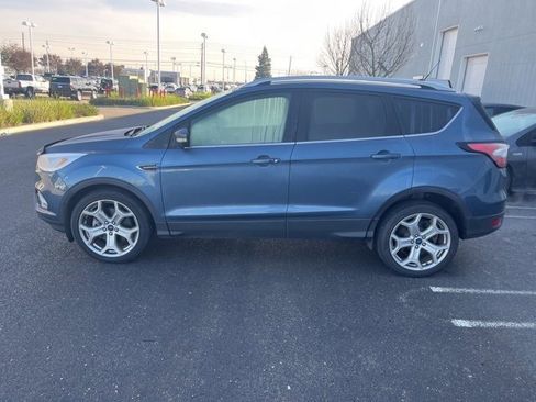 Used 2018 Ford Escape Titanium w/ Ford Safe & Smart Package image 8