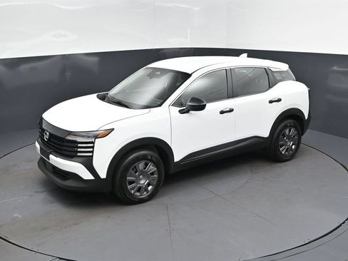 Used 2025 Nissan Kicks S AWD/4WD image 31