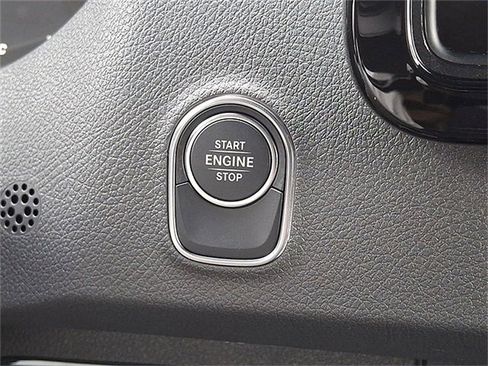 Used 2025 Mercedes-Benz Sprinter 2500 image 20