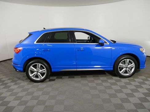 Used 2022 Audi Q3 2.0T Premium Plus w/ Premium Plus Package AWD/4WD image 2
