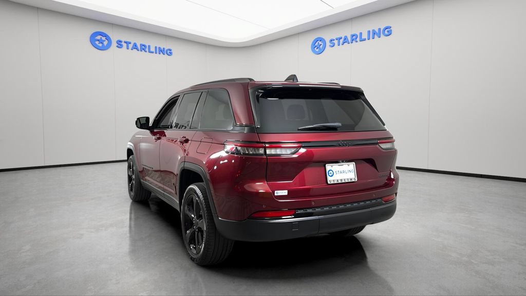 Used 2023 Jeep Grand Cherokee Limited w/ Black Appearance Package RWD image 6