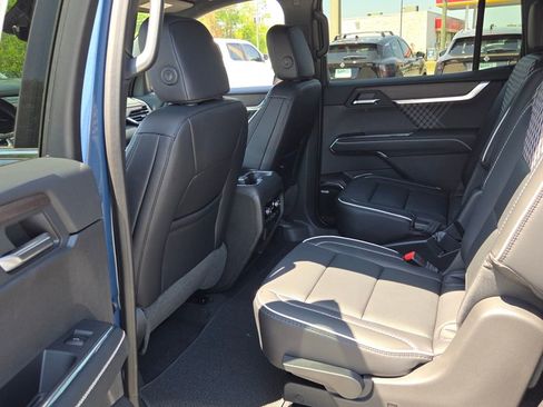 New 2026 GMC Acadia Denali w/ Super Cruise Package FWD image 5