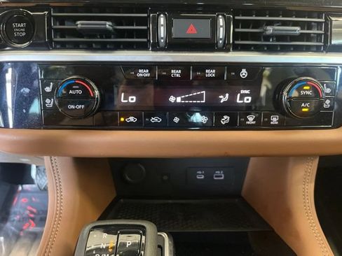 Certified 2025 Nissan Pathfinder Platinum w/ Cargo Package FWD image 15