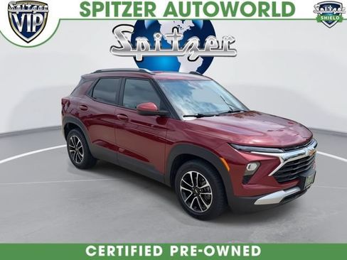 Used 2024 Chevrolet TrailBlazer LT w/ LT Cold Weather Package FWD image 2