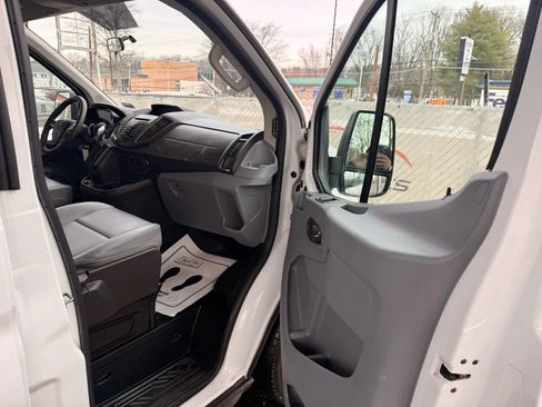 Used 2019 Ford Transit 150 XL image 18