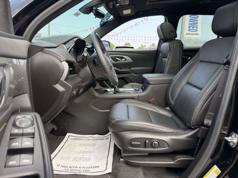 Used 2023 Chevrolet Traverse LT w/ LT Premium Package AWD/4WD image 10