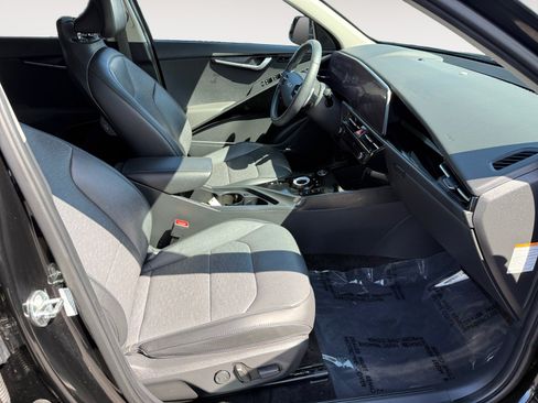 Used 2023 Kia Niro Wave FWD image 19