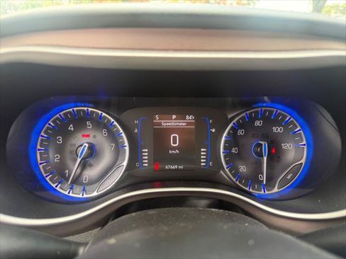 Used 2023 Chrysler Voyager LX FWD image 12