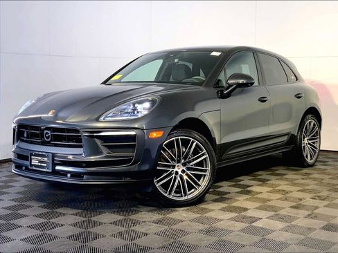 Certified 2026 Porsche Macan AWD/4WD image 1