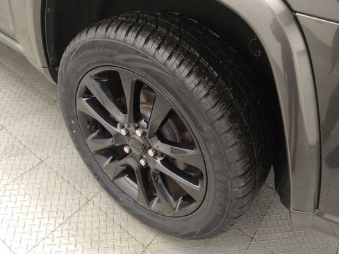 Used 2020 Jeep Grand Cherokee Altitude image 31