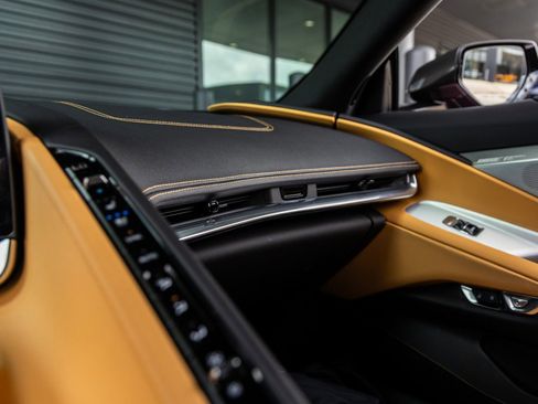 Used 2020 Chevrolet Corvette Stingray w/ 2LT Preferred Equipment Group image 31