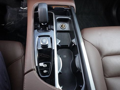 Used 2024 Volvo XC90 T8 Plus w/ Protection Package image 62