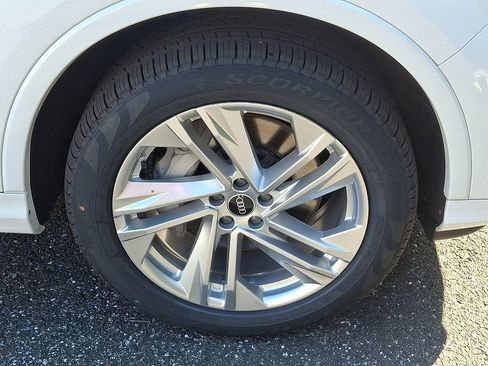 Certified 2023 Audi Q7 2.0T Premium w/ Towing Package image 8