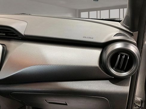 Used 2020 Nissan Kicks S image 15