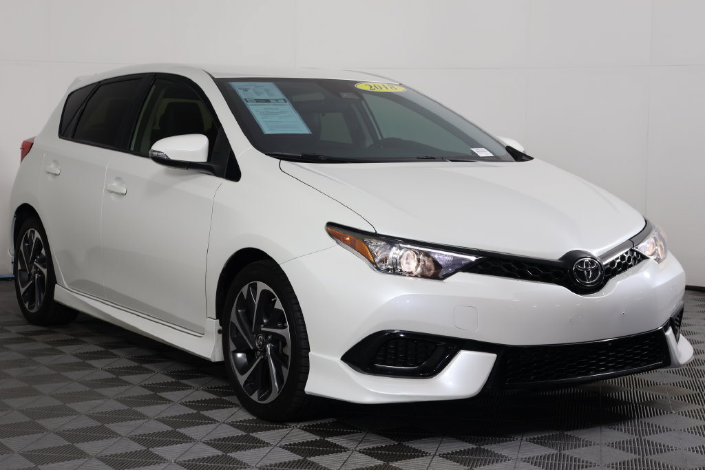 Used 2018 Toyota Corolla iM w/ All-Weather Mat Package FWD image 3