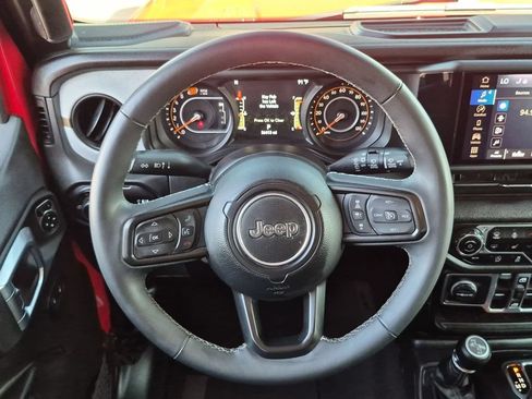 Used 2025 Jeep Wrangler Unlimited Sport AWD/4WD image 23