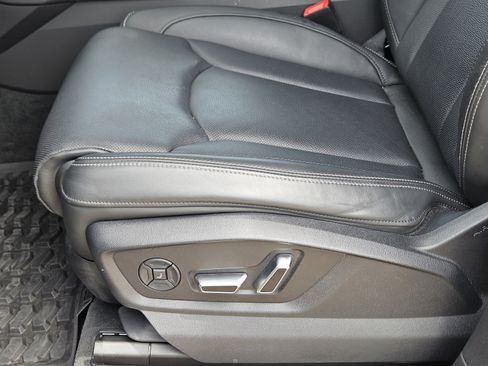 Used 2025 Audi Q8 Prestige AWD/4WD image 15