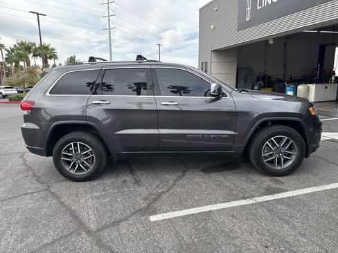 Used 2021 Jeep Grand Cherokee Limited w/ Luxury Group II image 4