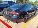 Used 2021 Toyota Camry SE image 2
