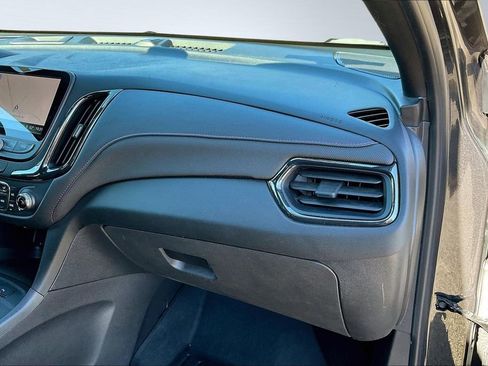 Used 2022 Chevrolet Equinox RS w/ Infotainment Package image 17